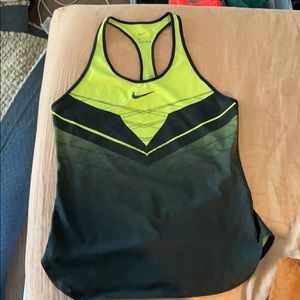 M Nike Women’s Court Premier Tank